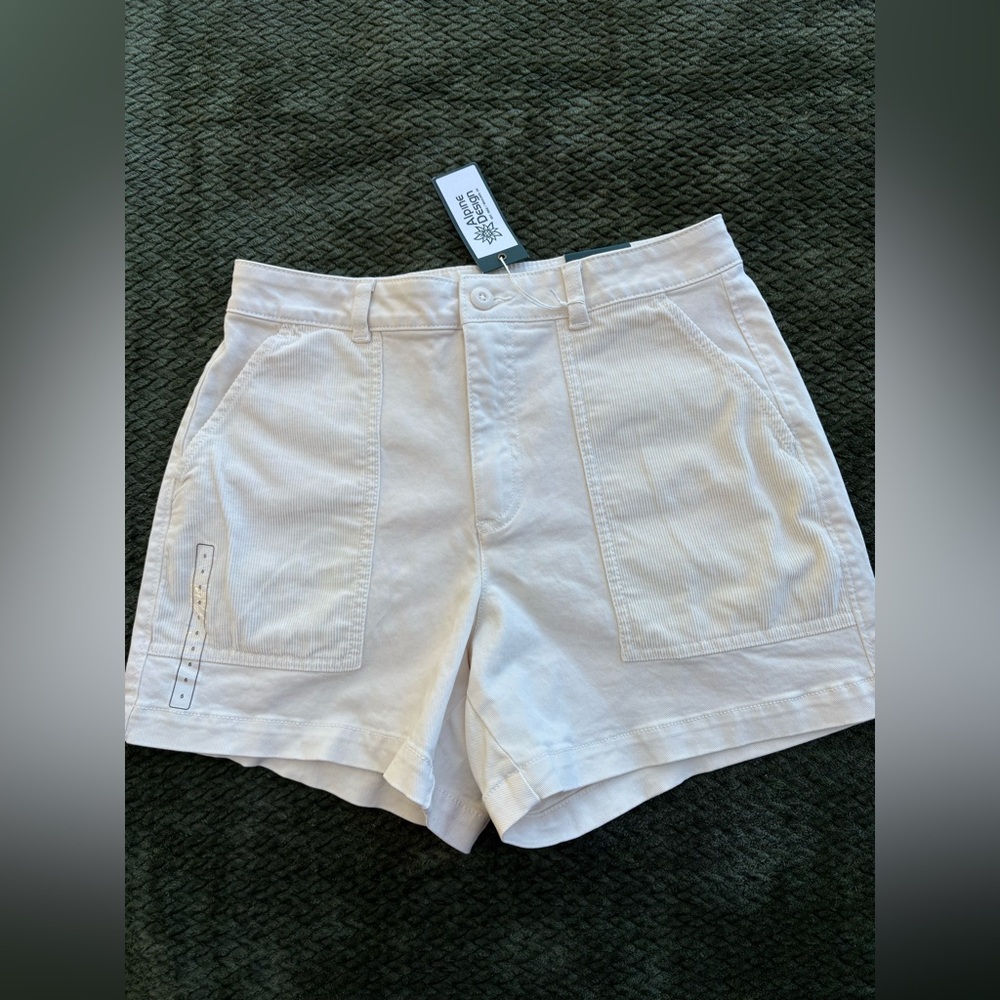 Alpine Design Mixed Fabric Shorts- Off White